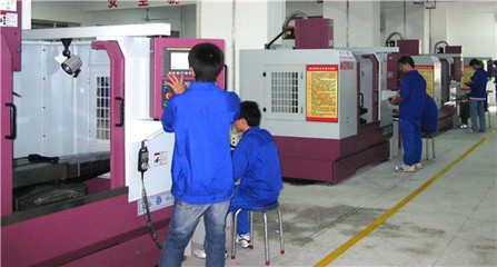 2014年廣東科技學(xué)院機(jī)電工程系模具研發(fā) 創(chuàng)新驅(qū)動(dòng)，技校新聞中的技術(shù)新突破